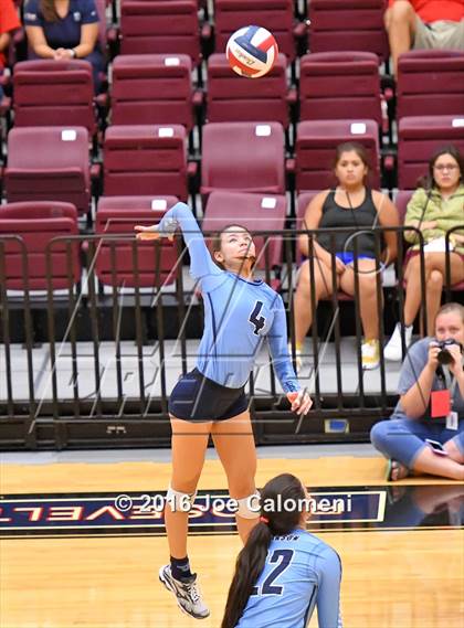 Thumbnail 2 in Lee [Robert E.] vs Johnson [Claudia Taylor] (Littleton Gym) photogallery.