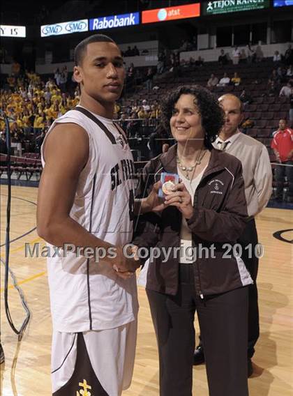 Thumbnail 2 in Lincoln vs. St. Francis (CIF State D2 Award Photos) photogallery.