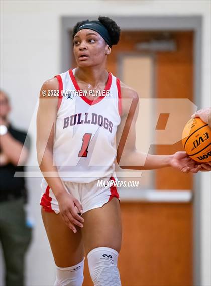 Thumbnail 2 in Terry Sanford vs. Northwood (NCHSAA 3A East Regional Final) photogallery.