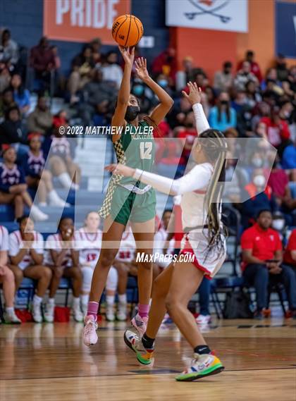 Thumbnail 3 in Terry Sanford vs. Northwood (NCHSAA 3A East Regional Final) photogallery.