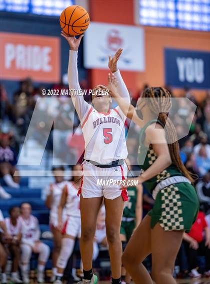 Thumbnail 2 in Terry Sanford vs. Northwood (NCHSAA 3A East Regional Final) photogallery.