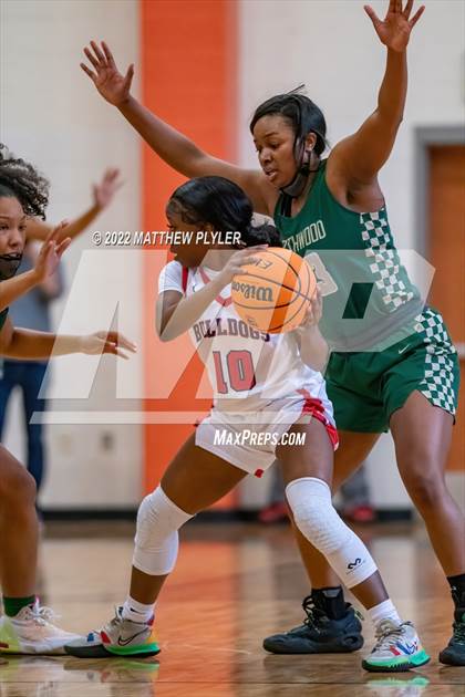 Thumbnail 2 in Terry Sanford vs. Northwood (NCHSAA 3A East Regional Final) photogallery.