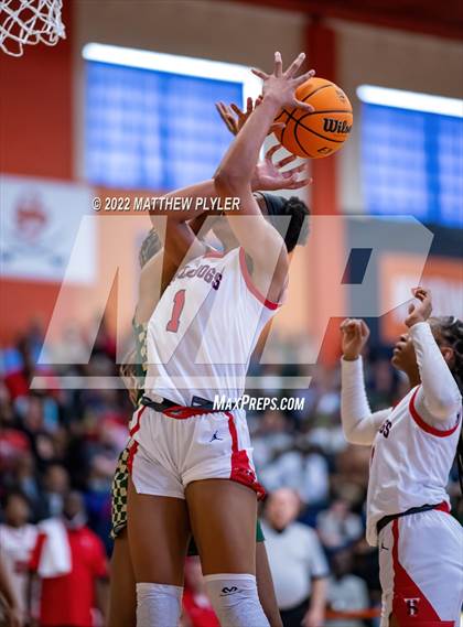 Thumbnail 2 in Terry Sanford vs. Northwood (NCHSAA 3A East Regional Final) photogallery.