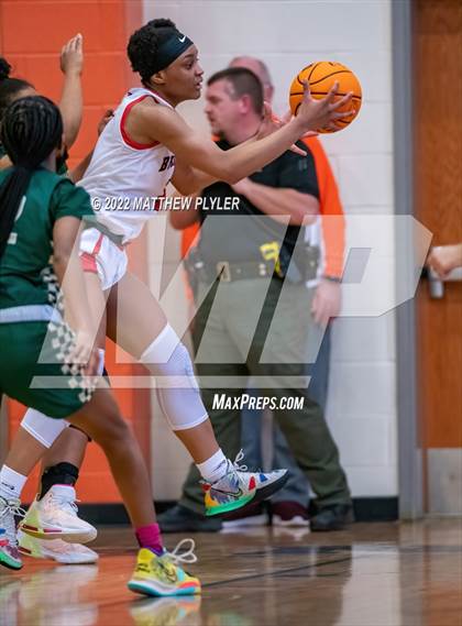 Thumbnail 2 in Terry Sanford vs. Northwood (NCHSAA 3A East Regional Final) photogallery.