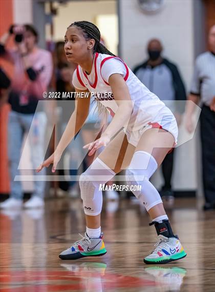 Thumbnail 2 in Terry Sanford vs. Northwood (NCHSAA 3A East Regional Final) photogallery.