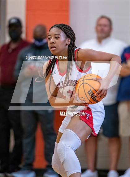 Thumbnail 3 in Terry Sanford vs. Northwood (NCHSAA 3A East Regional Final) photogallery.