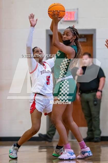 Thumbnail 2 in Terry Sanford vs. Northwood (NCHSAA 3A East Regional Final) photogallery.