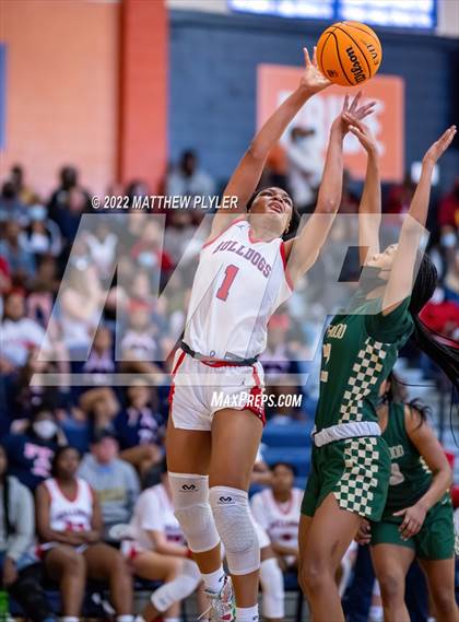 Thumbnail 2 in Terry Sanford vs. Northwood (NCHSAA 3A East Regional Final) photogallery.