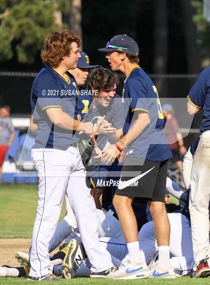 Thumbnail 3 in Xaverian Brothers @ Leominster (MIAA Division 1 Final) photogallery.