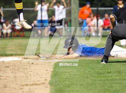 Thumbnail 3 in Xaverian Brothers @ Leominster (MIAA Division 1 Final) photogallery.
