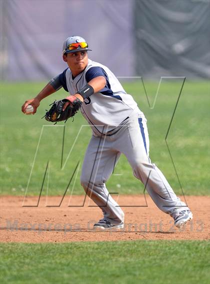 Thumbnail 3 in Summit vs. Carter photogallery.