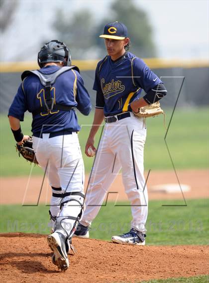 Thumbnail 1 in Summit vs. Carter photogallery.