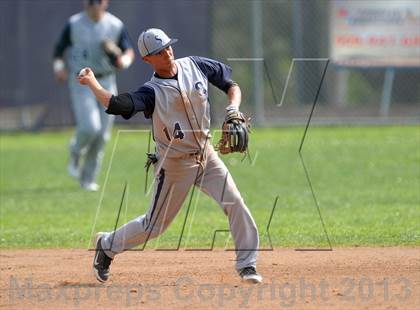 Thumbnail 3 in Summit vs. Carter photogallery.