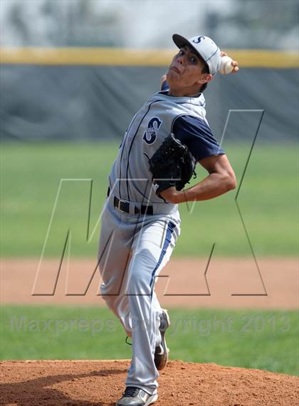 Thumbnail 3 in Summit vs. Carter photogallery.