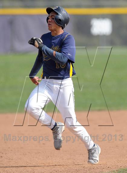 Thumbnail 1 in Summit vs. Carter photogallery.