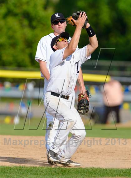 Thumbnail 2 in Fremd v. Libertyville (IHSA Class 4A Sectional Semifinal) photogallery.