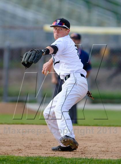 Thumbnail 2 in Fremd v. Libertyville (IHSA Class 4A Sectional Semifinal) photogallery.