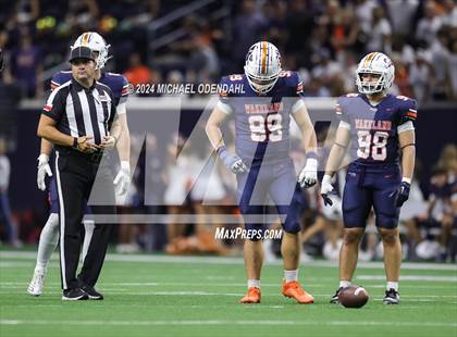 Thumbnail 2 in Lone Star @ Wakeland photogallery.