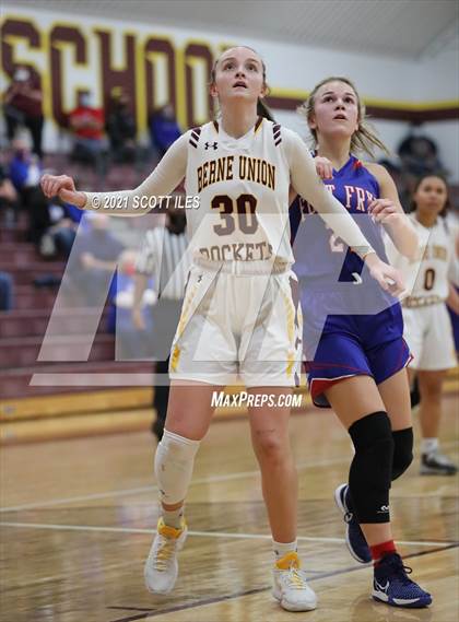 Thumbnail 3 in Berne Union vs. Fort Frye photogallery.