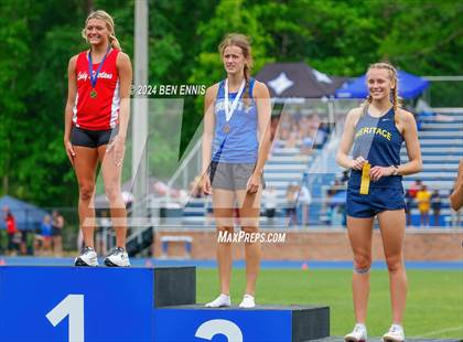 Thumbnail 3 in GIAA 2A Finals (100M & 400M Dash) photogallery.