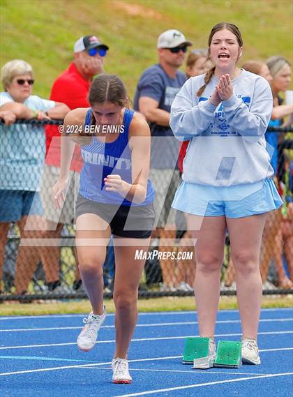 Thumbnail 1 in GIAA 2A Finals (100M & 400M Dash) photogallery.