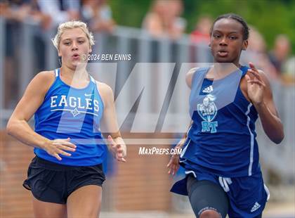 Thumbnail 2 in GIAA 2A Finals (100M & 400M Dash) photogallery.