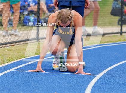 Thumbnail 1 in GIAA 2A Finals (100M & 400M Dash) photogallery.