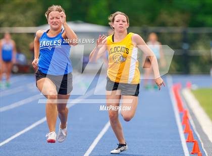 Thumbnail 1 in GIAA 2A Finals (100M & 400M Dash) photogallery.