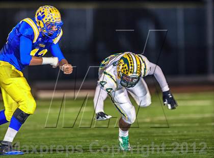 Thumbnail 2 in Valencia vs. Edison (CIF Southwest Playoff Round 2) photogallery.
