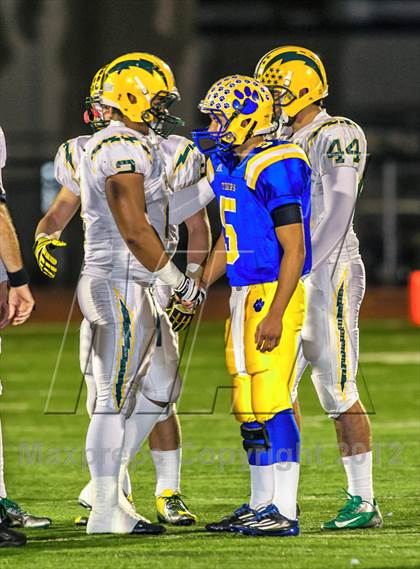 Thumbnail 3 in Valencia vs. Edison (CIF Southwest Playoff Round 2) photogallery.