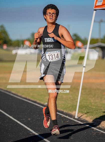 Thumbnail 1 in United 8 Conference Championship photogallery.