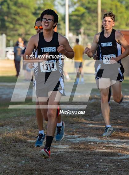 Thumbnail 2 in United 8 Conference Championship photogallery.