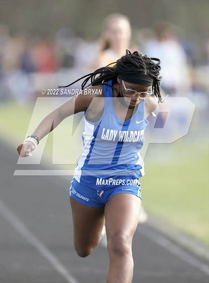 Thumbnail 3 in Porter Ridge High School Track Meet photogallery.
