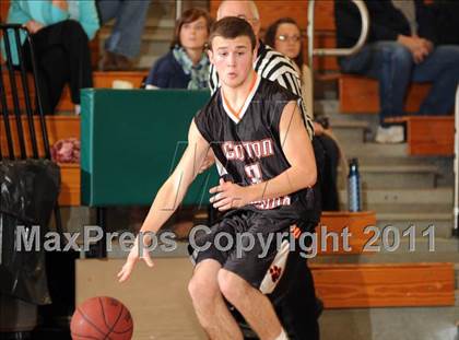 Thumbnail 2 in Croton-Harmon vs. Carmel (Putnam Challenge) photogallery.