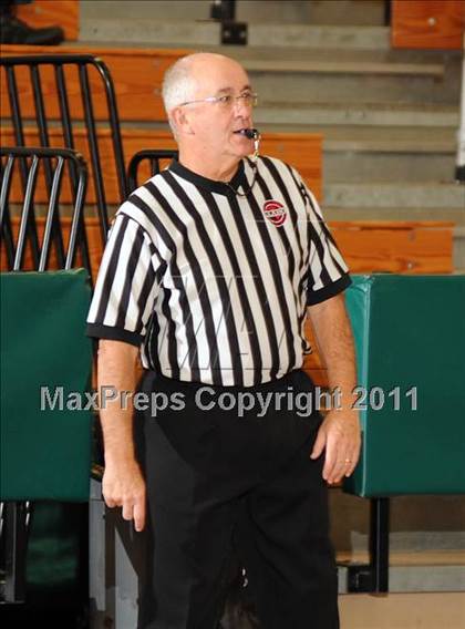 Thumbnail 3 in Croton-Harmon vs. Carmel (Putnam Challenge) photogallery.