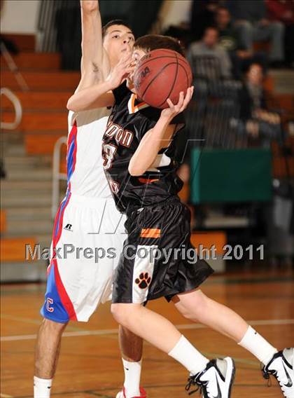 Thumbnail 3 in Croton-Harmon vs. Carmel (Putnam Challenge) photogallery.
