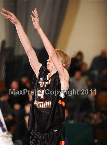 Thumbnail 1 in Croton-Harmon vs. Carmel (Putnam Challenge) photogallery.