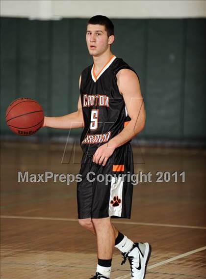 Thumbnail 1 in Croton-Harmon vs. Carmel (Putnam Challenge) photogallery.