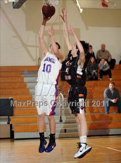 Thumbnail 1 in Croton-Harmon vs. Carmel (Putnam Challenge) photogallery.