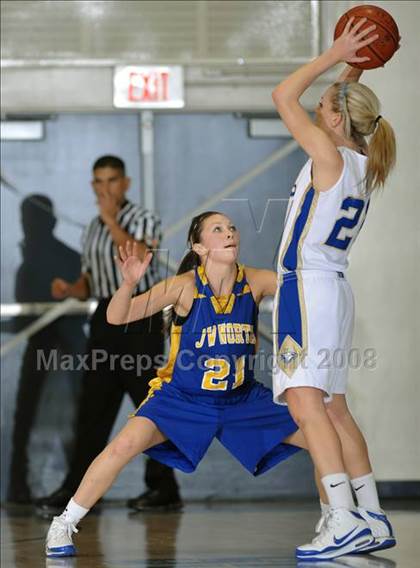 Thumbnail 3 in North vs. Santa Margarita (Larry Doyle Tournament) photogallery.