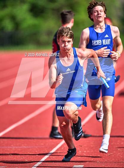 Thumbnail 1 in Northland Christian Relays (4x400M) photogallery.