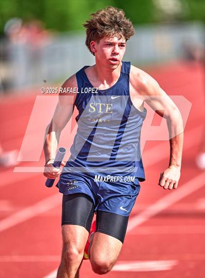Thumbnail 1 in Northland Christian Relays (4x400M) photogallery.