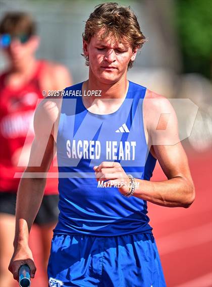 Thumbnail 2 in Northland Christian Relays (4x400M) photogallery.