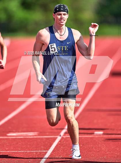 Thumbnail 3 in Northland Christian Relays (4x400M) photogallery.