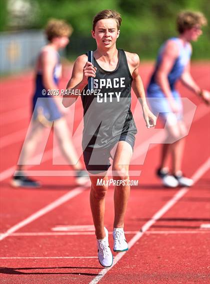 Thumbnail 1 in Northland Christian Relays (4x400M) photogallery.