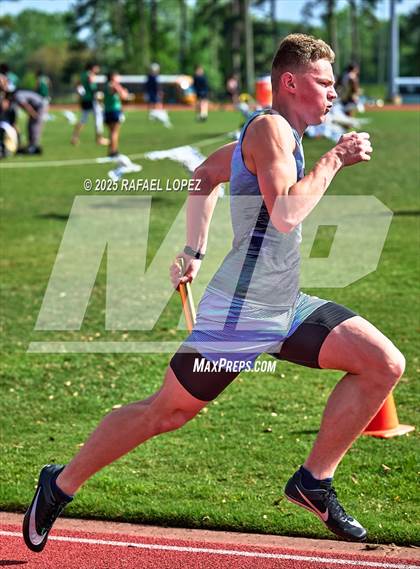 Thumbnail 1 in Northland Christian Relays (4x400M) photogallery.