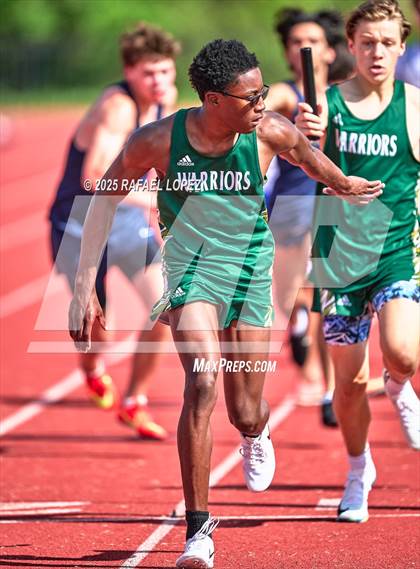 Thumbnail 2 in Northland Christian Relays (4x400M) photogallery.