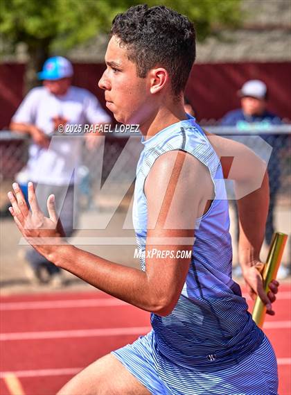 Thumbnail 2 in Northland Christian Relays (4x400M) photogallery.