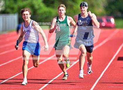 Thumbnail 1 in Northland Christian Relays (4x400M) photogallery.