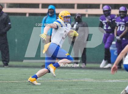 Thumbnail 1 in Ferndale @ Garfield (WIAA 3A Playoff) photogallery.